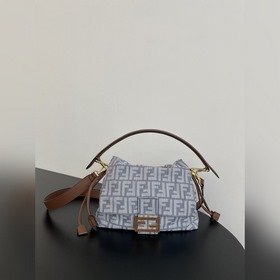 Fendi丹甯系列mama 法棍包！雙F繡花結(jié)合複古牛仔元素和現(xiàn)代設(shè)計，輕松打造