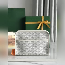 JOUVENCE小號洗漱包其名稱源于青春之泉，即神話中可以令人重返青春的泉水。柔