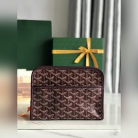 JOUVENCE小號洗漱包其名稱源于青春之泉，即神話中可以令人重返青春的泉水。柔