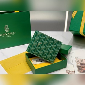 Goyard 經(jīng)典對折短夾 多年來位居品牌錢包類銷售榜首 實用的內(nèi)部結(jié)構(gòu) 和經(jīng)典