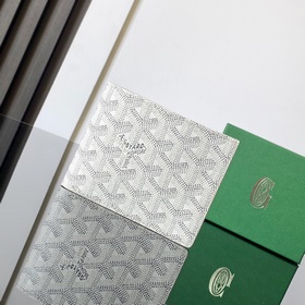 Saint-Florentin 錢包的款式精美小巧，可用于存放卡片、紙鈔、證件和