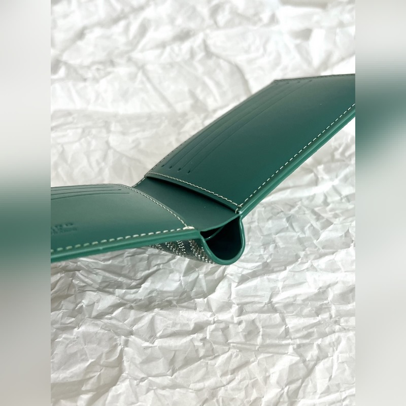 goyard狗牙對折短夾綠色 8格卡位 整鈔位，超級實用 作為顔狗真的很難不愛