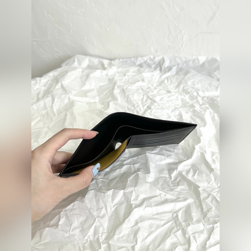 goyard狗牙對折短夾黑色 8格卡位 整鈔位，超級實用 作為顔狗真的很難不愛