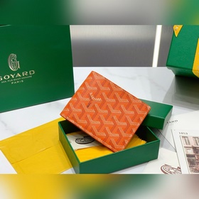 Goyard 經(jīng)典對折短夾 多年來位居品牌錢包類銷售榜首 實用的內(nèi)部結(jié)構(gòu) 和經(jīng)典