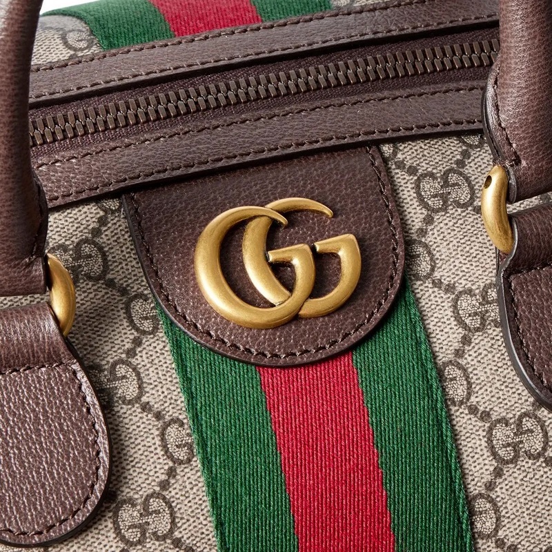 Gucci Savoy系列匠心融蘊(yùn)米色和深棕色兩大配色，搭配經(jīng)典廓形，甄選觸感柔