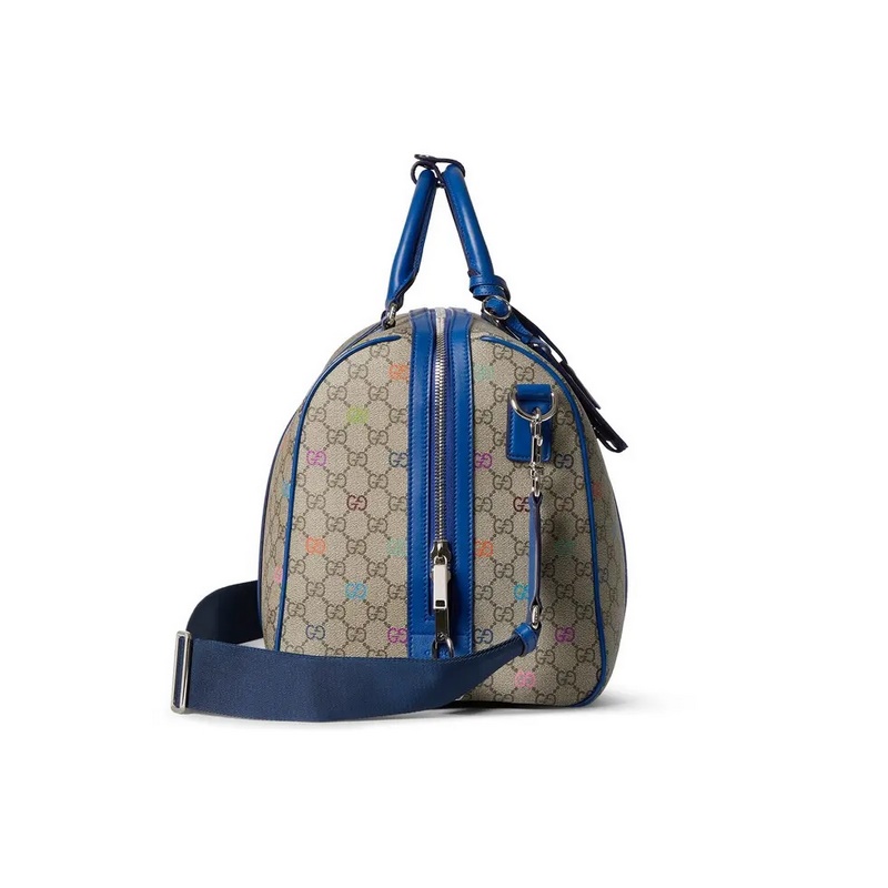 2026早秋系列之一。這款包袋以GG字母交織圖案塗層織物打造，綴飾通體多色印花和