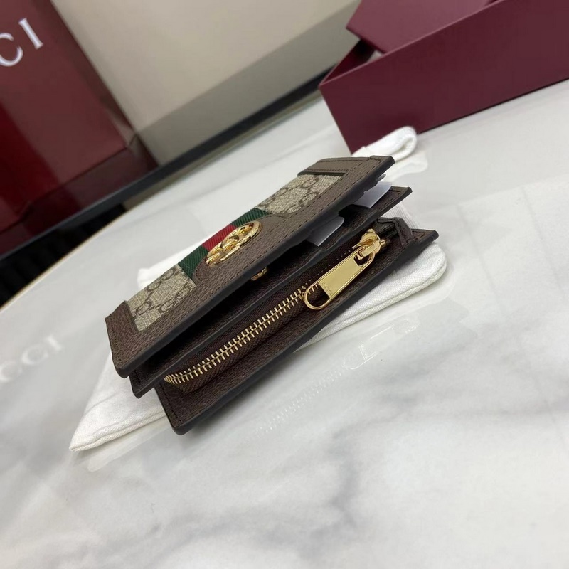 GG標志最初于20世紀70年代使用，是20世紀30年代古馳菱形圖案的演變，從那時