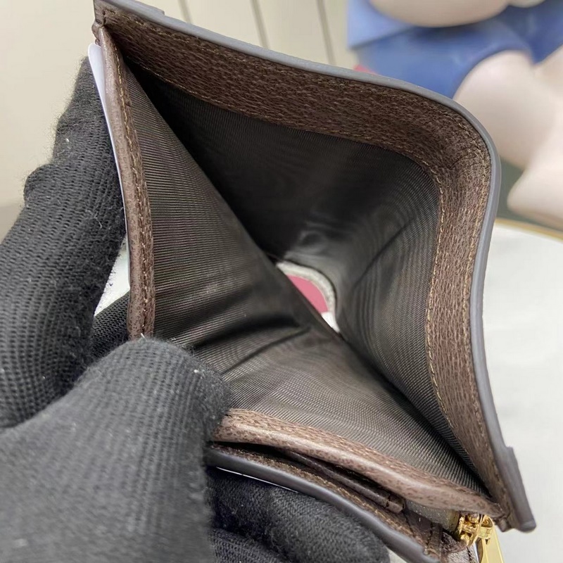 GG標志最初于20世紀70年代使用，是20世紀30年代古馳菱形圖案的演變，從那時