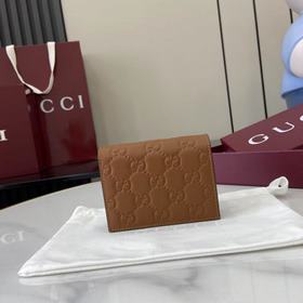 2026秋冬系列， GG Emblem系列煥新詮釋品牌的雋永優雅風範和精湛工藝。