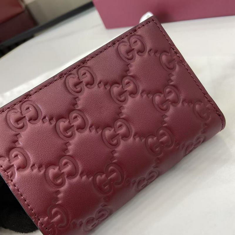 2026秋冬系列， GG Emblem系列煥新詮釋品牌的雋永優(yōu)雅風(fēng)範(fàn)和精湛工藝。