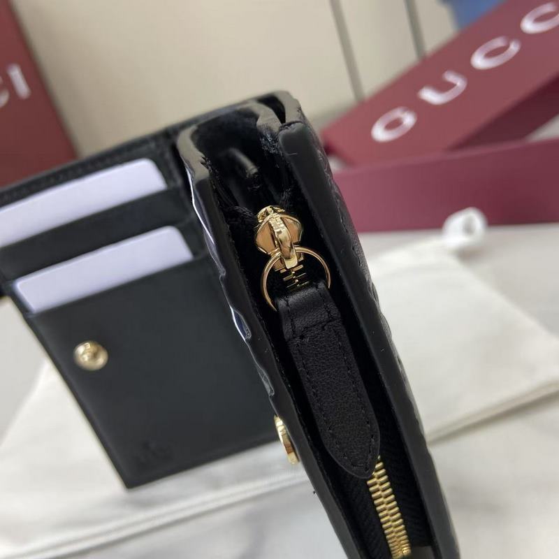 2026秋冬系列， GG Emblem系列煥新詮釋品牌的雋永優雅風範和精湛工藝。