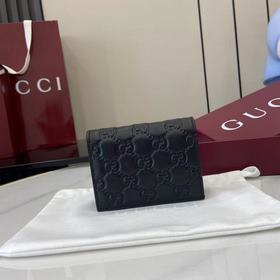 2026秋冬系列， GG Emblem系列煥新詮釋品牌的雋永優雅風範和精湛工藝。