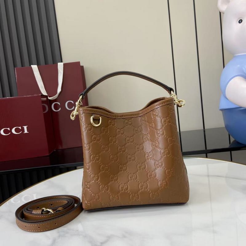 2026秋冬系列， GG Emblem系列煥新詮釋品牌的雋永優雅風範和精湛工藝。