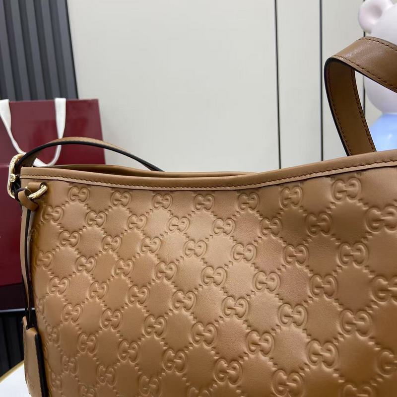 2026秋冬系列， 全新GG Emblem系列煥新詮釋品牌的雋永優雅風範和精湛工
