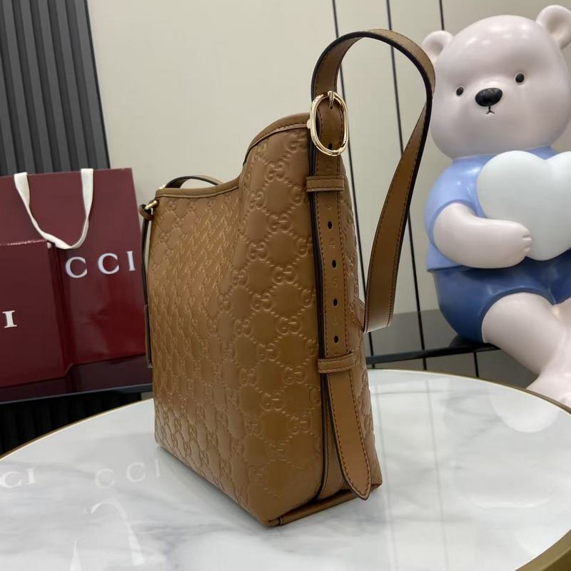 2026秋冬系列， 全新GG Emblem系列煥新詮釋品牌的雋永優雅風範和精湛工