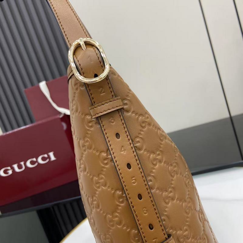 2026秋冬系列， 全新GG Emblem系列煥新詮釋品牌的雋永優雅風範和精湛工