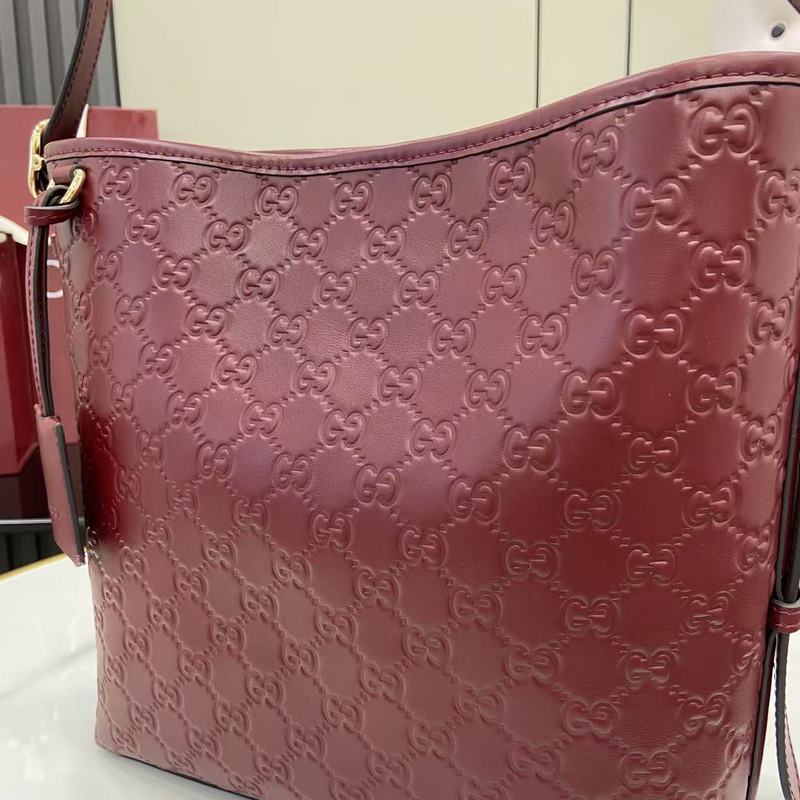 2026秋冬系列， 全新GG Emblem系列煥新詮釋品牌的雋永優雅風範和精湛工