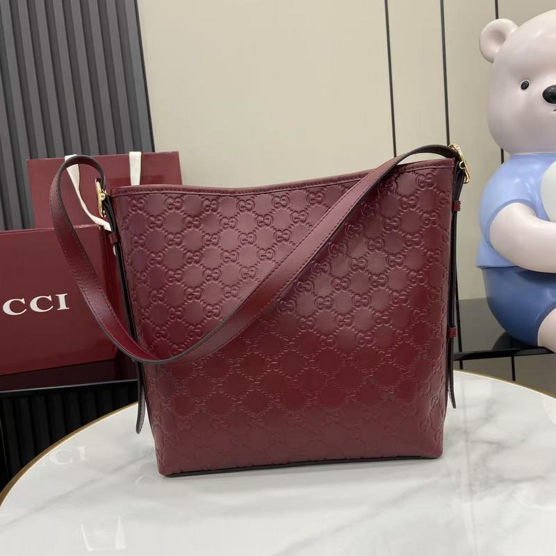 2026秋冬系列， 全新GG Emblem系列煥新詮釋品牌的雋永優雅風範和精湛工