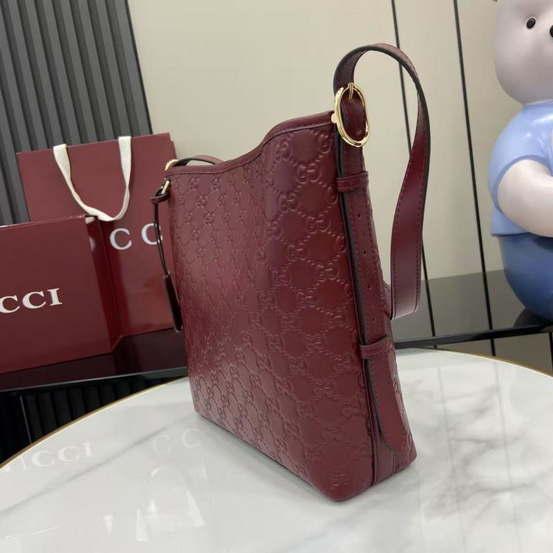 2026秋冬系列， 全新GG Emblem系列煥新詮釋品牌的雋永優雅風範和精湛工