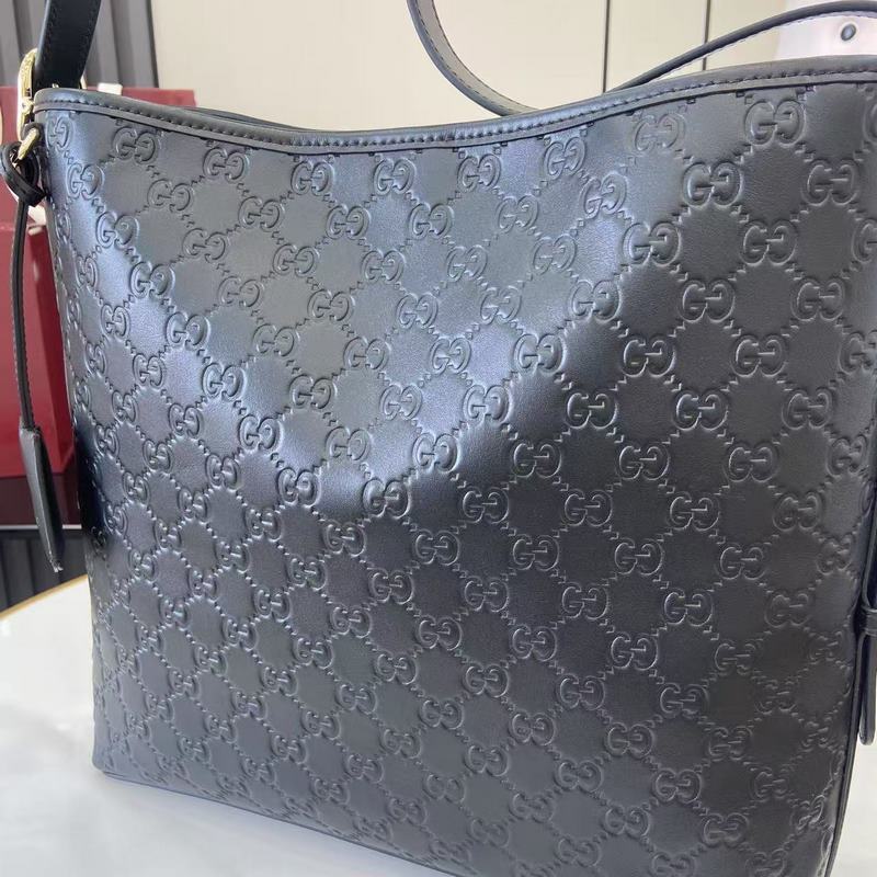 2026秋冬系列， GG Emblem系列煥新詮釋品牌的雋永優(yōu)雅風範和精湛工藝。