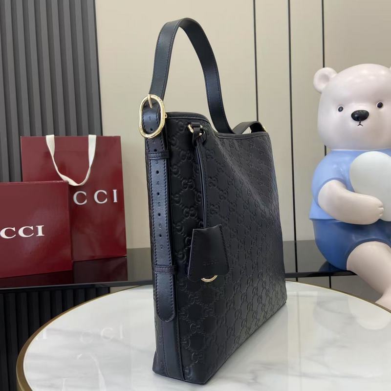 2026秋冬系列， GG Emblem系列煥新詮釋品牌的雋永優(yōu)雅風範和精湛工藝。