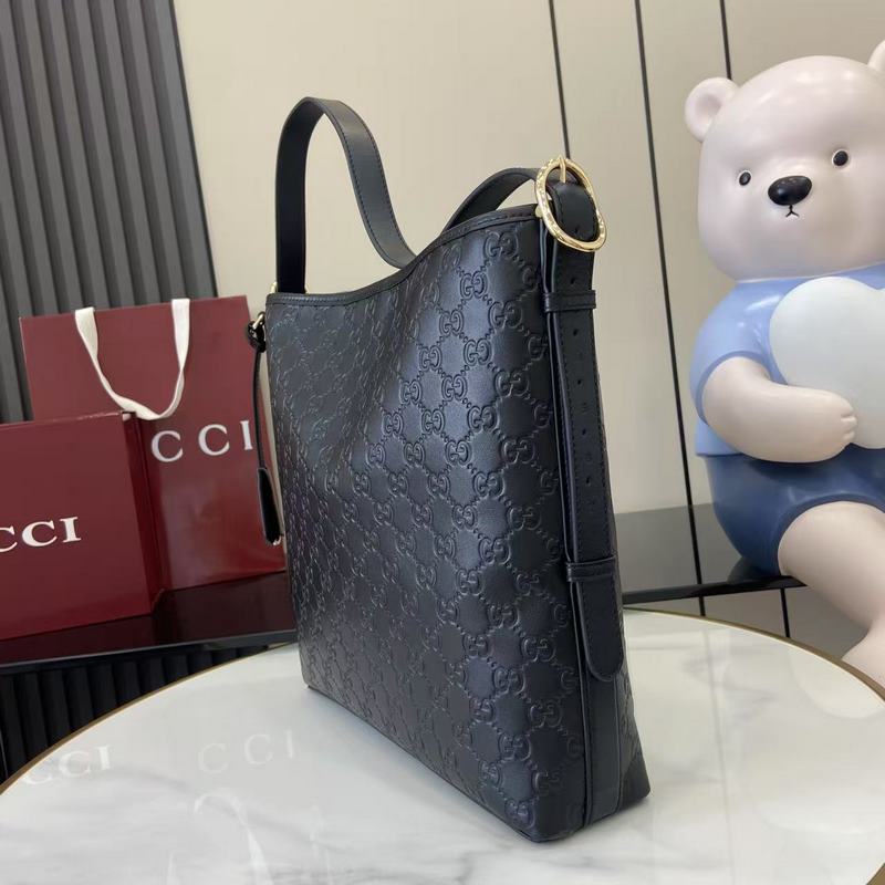 2026秋冬系列， GG Emblem系列煥新詮釋品牌的雋永優(yōu)雅風範和精湛工藝。