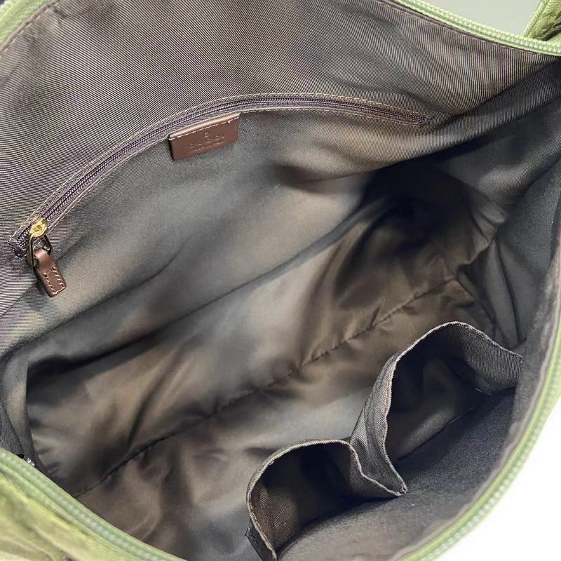 小紅書爆款中古包 爆火的森林綠tote 實物顔色真的很清新 綠色黨一眼愛上 自重