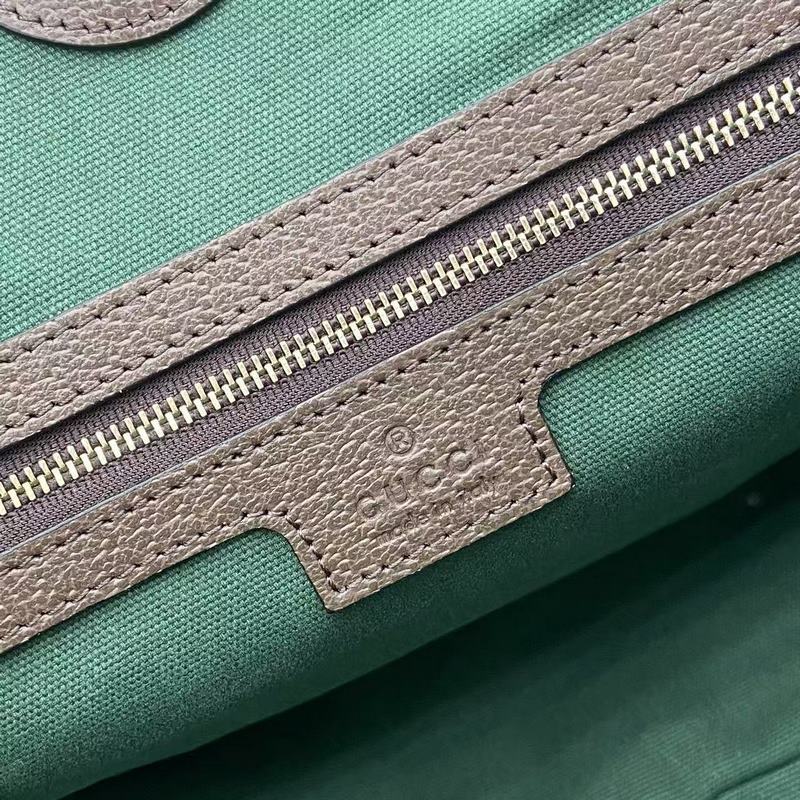 Ophidia系列亮眼呈獻(xiàn)新穎廓形與功能，以標(biāo)志性米色和棕色配色匠心演繹，打造質(zhì)