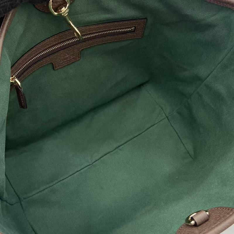 Ophidia系列亮眼呈獻(xiàn)新穎廓形與功能，以標(biāo)志性米色和棕色配色匠心演繹，打造質(zhì)