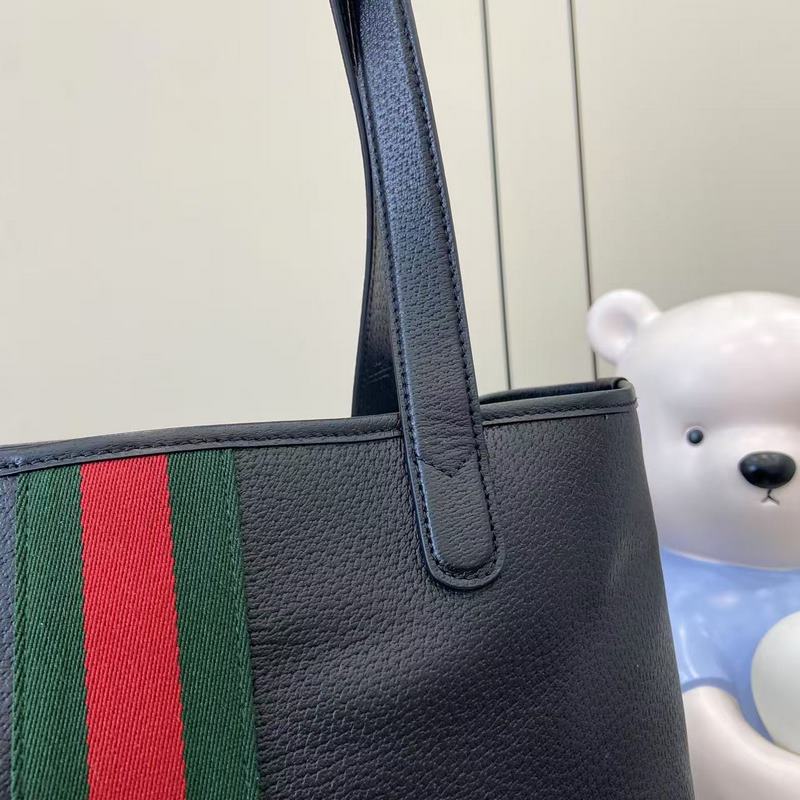 配全套原廠禮品袋包裝 Ophidia系列革新蘊(yùn)聚黑色配色與精緻皮革，以全新功能弘