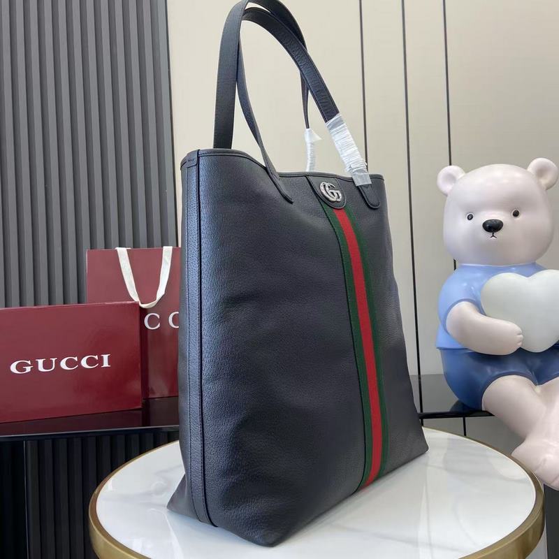 配全套原廠禮品袋包裝 Ophidia系列革新蘊(yùn)聚黑色配色與精緻皮革，以全新功能弘