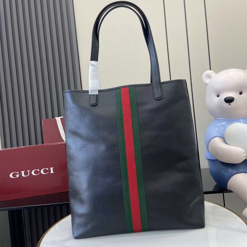 配全套原廠禮品袋包裝 Ophidia系列革新蘊(yùn)聚黑色配色與精緻皮革，以全新功能弘