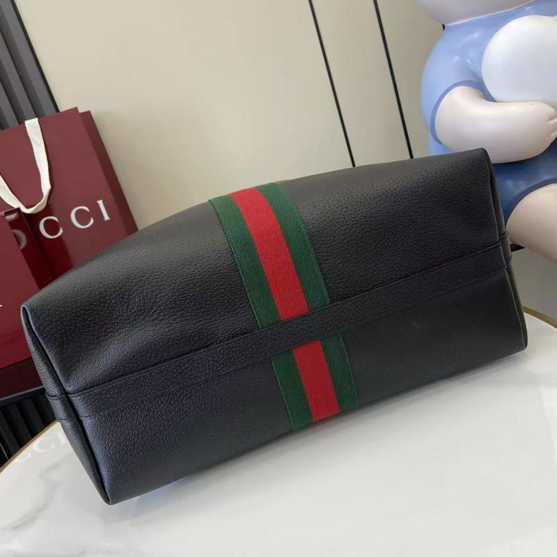 配全套原廠禮品袋包裝 Ophidia系列革新蘊(yùn)聚黑色配色與精緻皮革，以全新功能弘