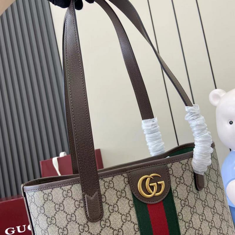 Ophidia系列匠心融蘊(yùn)米色和深棕色兩大配色，搭配經(jīng)典廓形與全新功能，甄選觸感