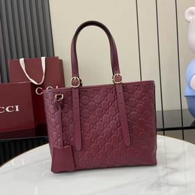 2026秋冬系列， GG Emblem系列煥新詮釋品牌的雋永優雅風範和精湛工藝。