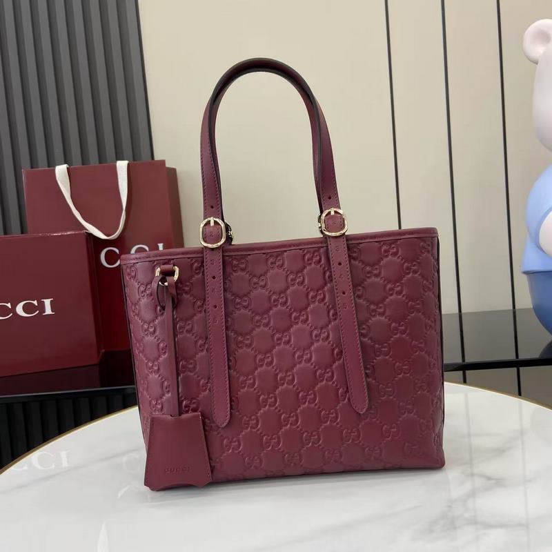 2026秋冬系列， GG Emblem系列煥新詮釋品牌的雋永優雅風範和精湛工藝。