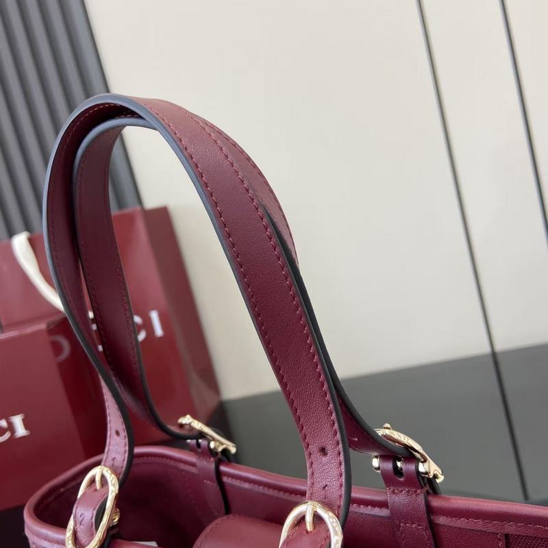 2026秋冬系列， GG Emblem系列煥新詮釋品牌的雋永優雅風範和精湛工藝。