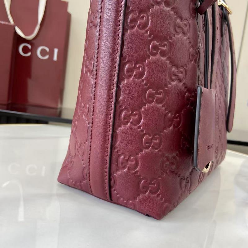 2026秋冬系列， GG Emblem系列煥新詮釋品牌的雋永優雅風範和精湛工藝。