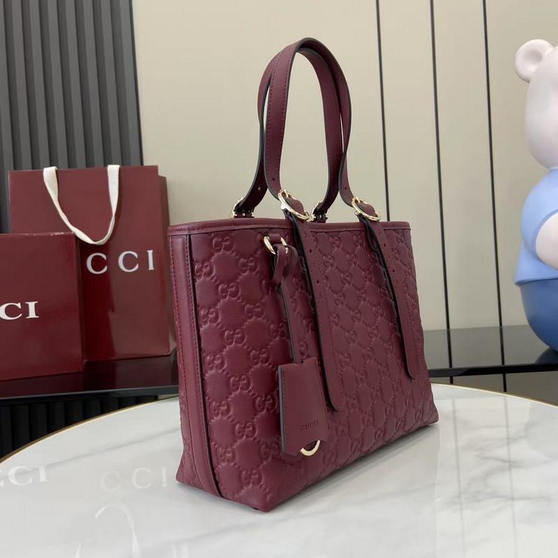 2026秋冬系列， GG Emblem系列煥新詮釋品牌的雋永優雅風範和精湛工藝。