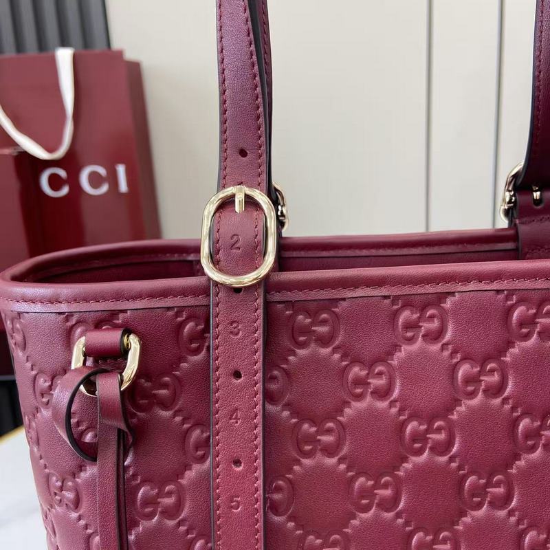 2026秋冬系列， GG Emblem系列煥新詮釋品牌的雋永優雅風範和精湛工藝。