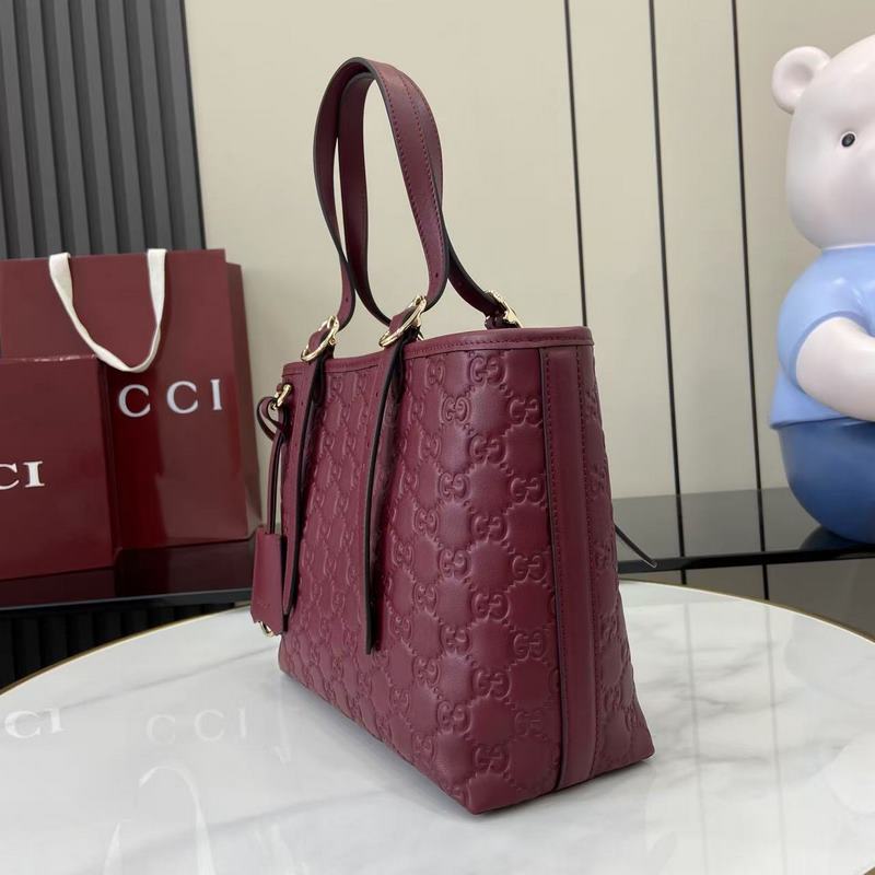 2026秋冬系列， GG Emblem系列煥新詮釋品牌的雋永優雅風範和精湛工藝。