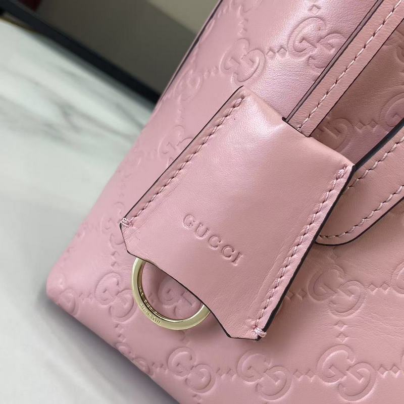 2026秋冬系列， GG Emblem系列煥新詮釋品牌的雋永優(yōu)雅風範和精湛工藝。