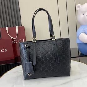 2026秋冬系列， GG Emblem系列煥新詮釋品牌的雋永優雅風範和精湛工藝。