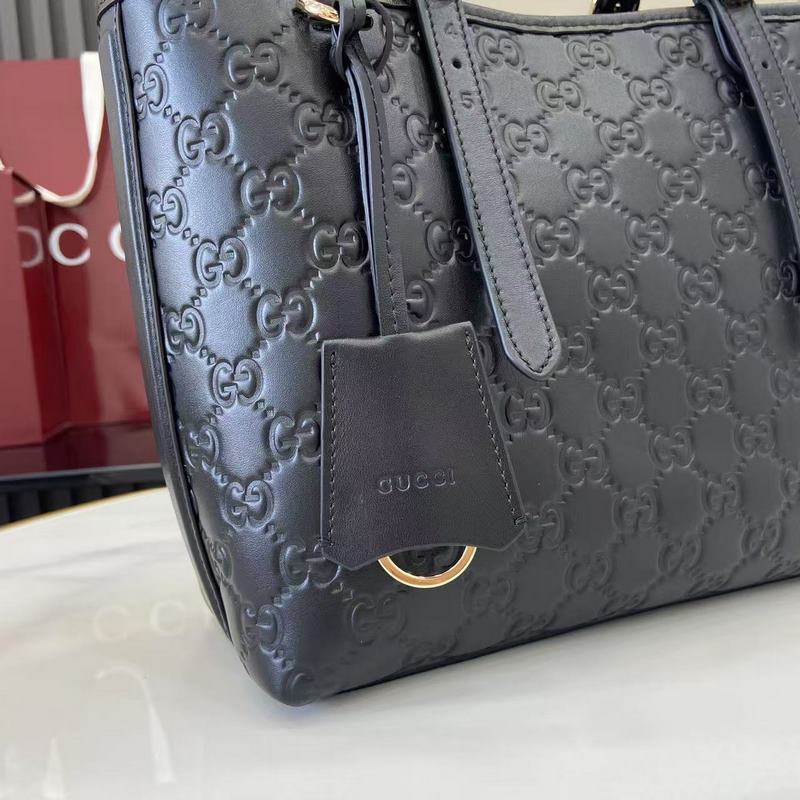 2026秋冬系列， GG Emblem系列煥新詮釋品牌的雋永優雅風範和精湛工藝。