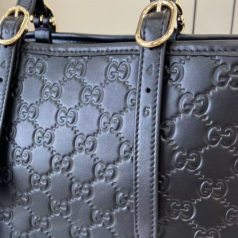 2026秋冬系列， GG Emblem系列煥新詮釋品牌的雋永優雅風範和精湛工藝。