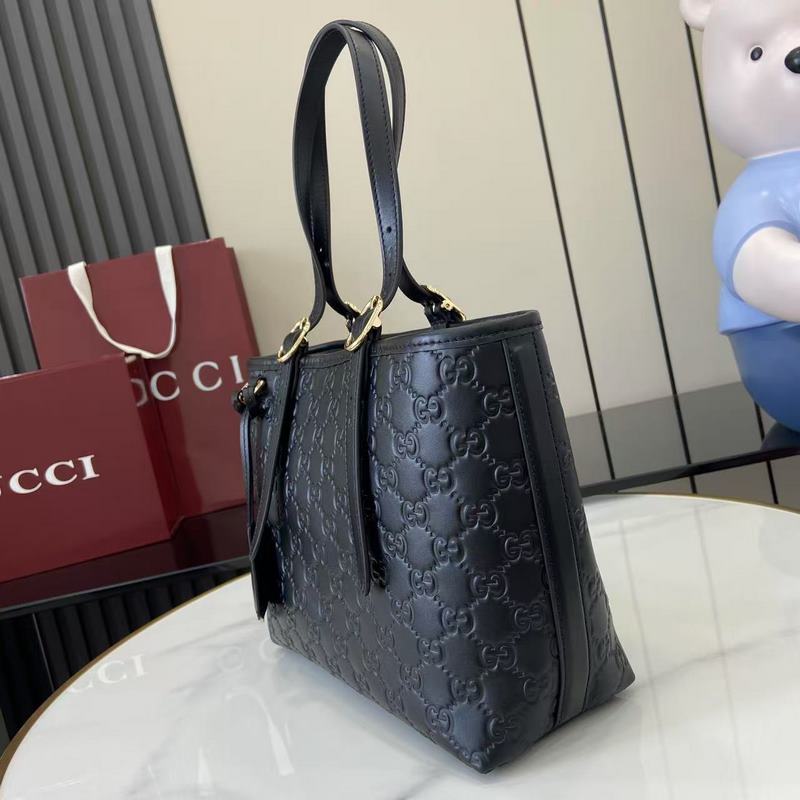 2026秋冬系列， GG Emblem系列煥新詮釋品牌的雋永優雅風範和精湛工藝。