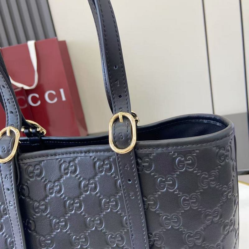 2026秋冬系列， GG Emblem系列煥新詮釋品牌的雋永優雅風範和精湛工藝。