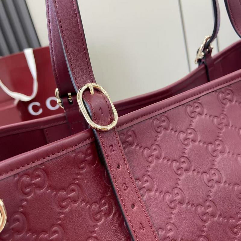 2026秋冬系列， 全新GG Emblem系列煥新詮釋品牌的雋永優雅風範和精湛工