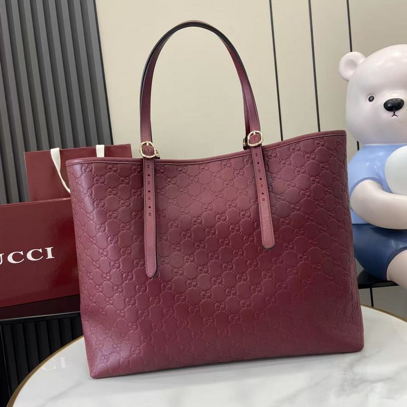 2026秋冬系列， 全新GG Emblem系列煥新詮釋品牌的雋永優雅風範和精湛工