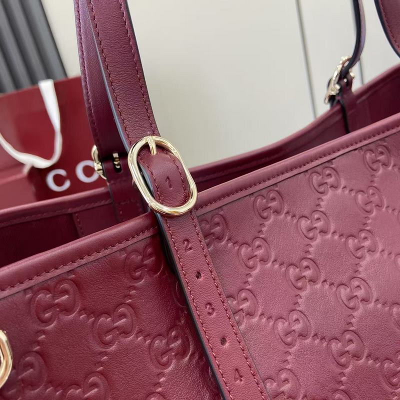 2026秋冬系列， 全新GG Emblem系列煥新詮釋品牌的雋永優雅風範和精湛工